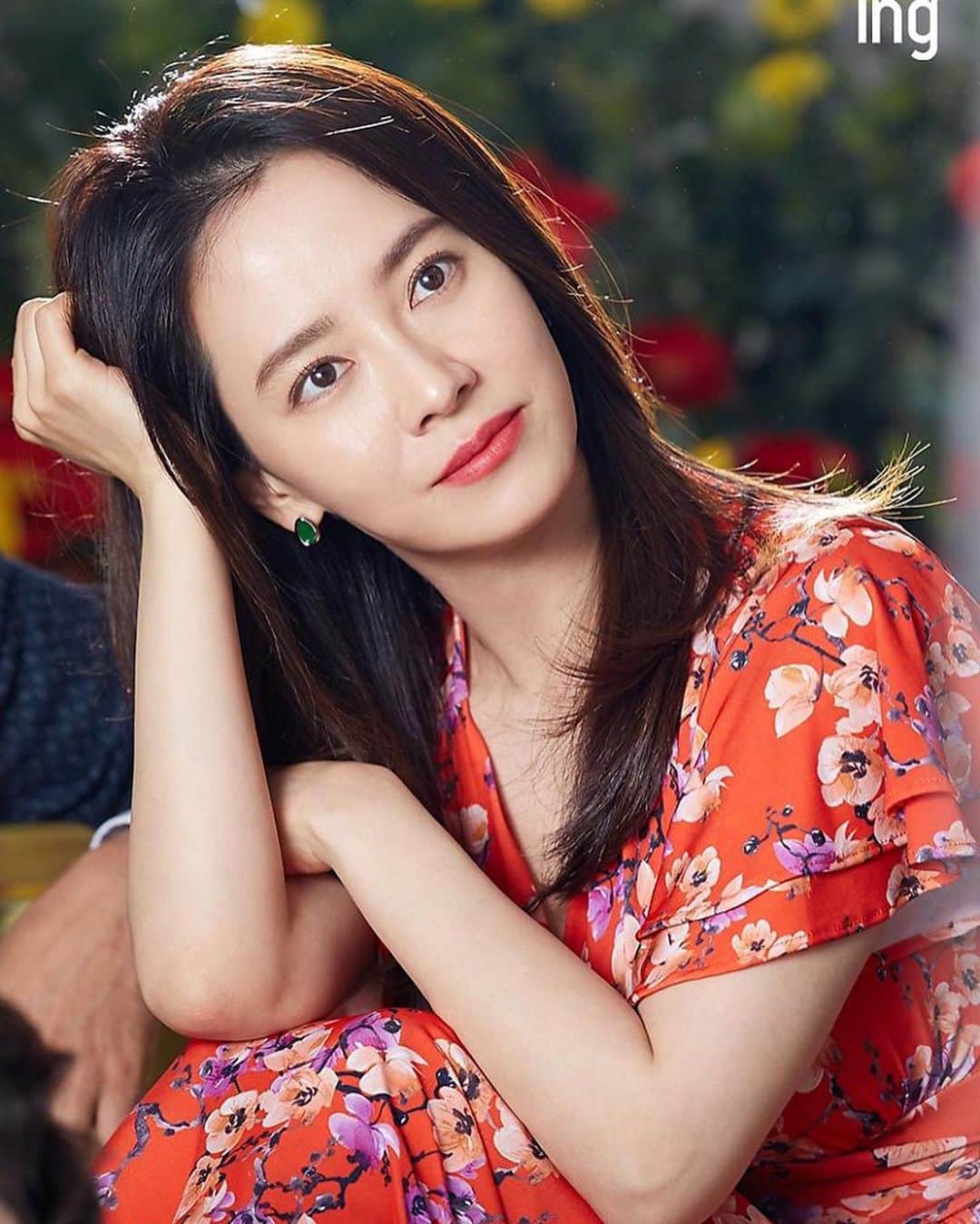 ソン・ジヒョのインスタグラム：「#SongJiHyo behind the scene pics shooting for #WasItLove poster」