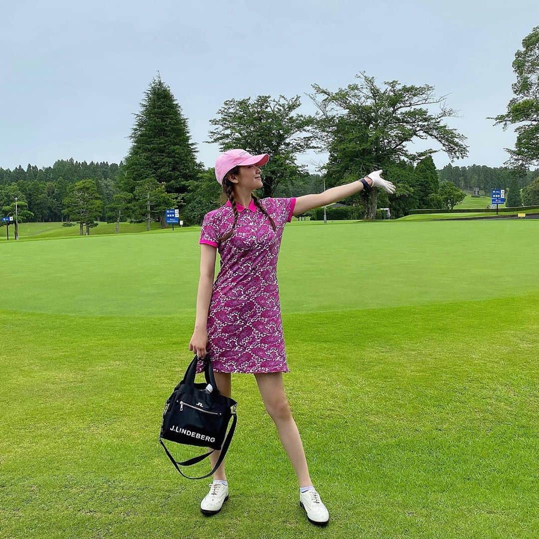 金山睦さんのインスタグラム写真 - (金山睦Instagram)「お仕事の方とゴルフ行ってきました⛳️  #ゴルフ　#ゴルフ女子　#golf #gtバーディーズ」7月8日 18時48分 - kanayama_chika
