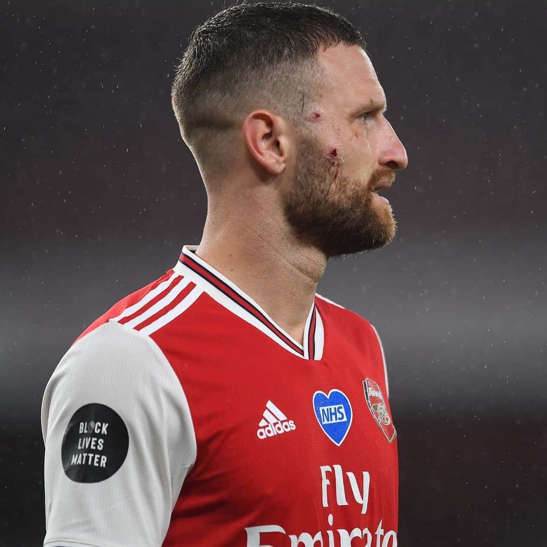 シュコドラン・ムスタフィのインスタグラム：「There is nothing more painful than not winning a game you deserved to win 👊🏻 #SM20」