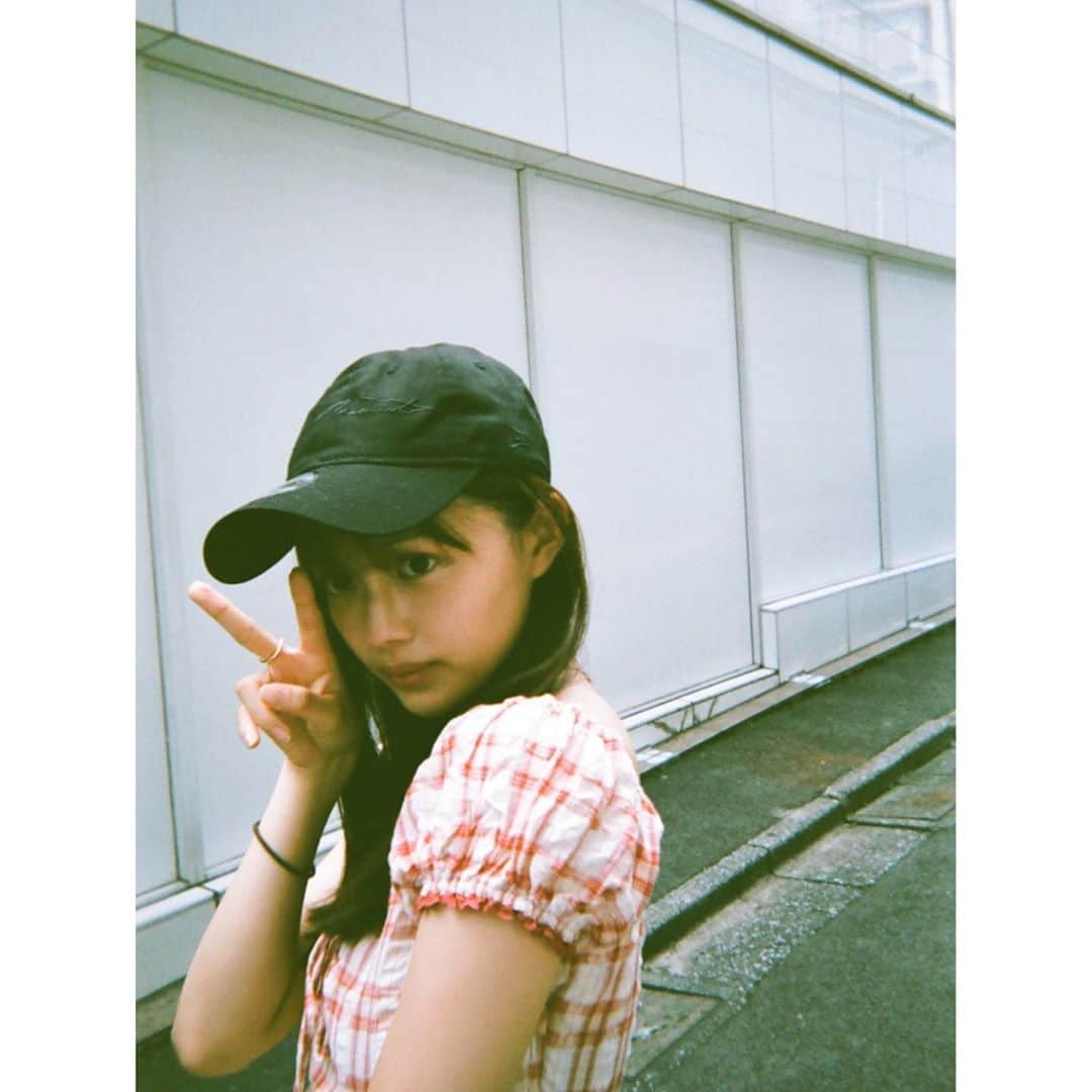森日菜美さんのインスタグラム写真 - (森日菜美Instagram)「いつも髪ゴム外すの忘れちゃう〜 もう夏の始まりだね🌻 #film#ひなだいありー」7月8日 19時07分 - hinami_mori