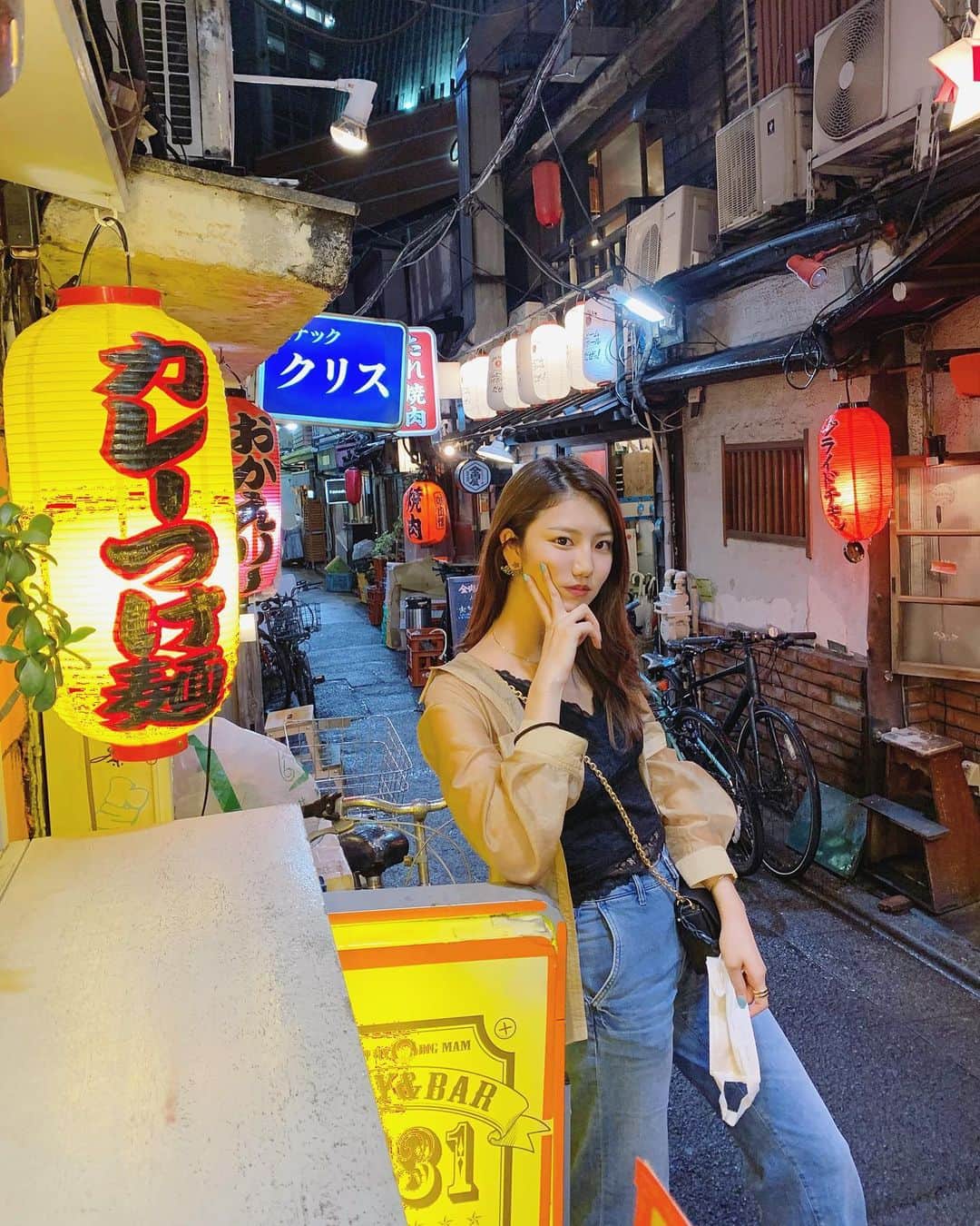 のインスタグラム：「いろんな人に痩せたね〜って言われて嬉しかった今日🌻 夏って痩せるよね！ 今夜はチゲにしようかな、 それかビールと桃の組み合わせもいいな😇 お友達がかえる饅頭くれたからそれでもいいな🥰  . . カレーもつけ麺も最近食べられるようになったよ。 #東京#東京カメラ部 #被写体#ポートレイト#ポートレイト撮影#撮影#三軒茶屋#ジーンズ#カジュアルコーデ #カジュアル #カジュアルファッション#シースルートップス #シースルーシャツ#韓国ファッション #photo#shooting#beautiful #missuniverse#missuniversejapan #follow #셀카#얼스타그램#좋아요#좋아요반사#소통#팔로우환영#오오티디#오늘의훈녀#shooting#tokyocameraclub #tokyo」
