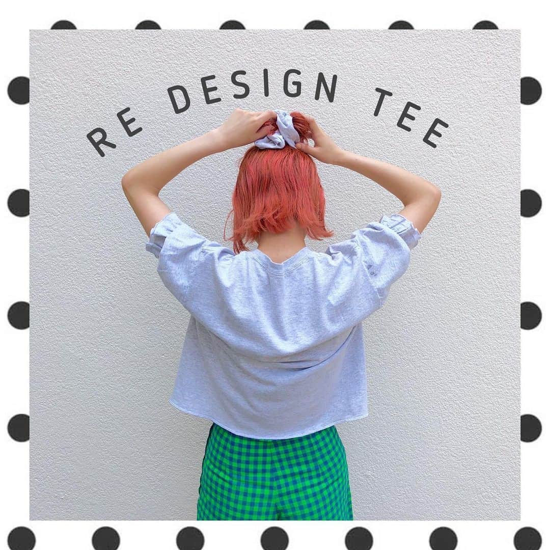 NUTTY Vintage&Collectibleのインスタグラム：「🌴NEWS🌴 ㅤㅤㅤㅤㅤㅤㅤㅤㅤㅤㅤㅤㅤ 夏のお洋服といえば、気軽に着られるＴシャツが定番☀️ ラフに着られるのが魅力だけど・・・ もうちょっと可愛いかたちのものがあればなあ、と思うのです🤔 ㅤㅤㅤㅤㅤㅤㅤㅤㅤㅤㅤㅤㅤ そこで！NUTTYオリジナル ☀️リデザインＴシャツ＆ビッグシュシュ ☀️ ㅤㅤㅤㅤㅤㅤㅤㅤㅤㅤㅤㅤㅤ 今週7月11日(土)より 店頭&ONLINE STOREにて発売いたします🌴🌴 ㅤㅤㅤㅤㅤㅤㅤㅤㅤㅤㅤㅤㅤ ⛵️・・・・・・・🐠・・・・・・・・☀️ RE DESIGN TEE＆BIG CHOUCHOU SET All ¥5,800+tax ☀️・・・・・・・🐠・・・・・・・・⛵️ ㅤㅤㅤㅤㅤㅤㅤㅤㅤㅤㅤㅤㅤ ユーズドＴシャツの袖をフリル付きのパフスリーブになるようゴムを通し、丈をウエストラインでカット✂︎✂︎✂︎ そして余った布地をビッグサイズのシュシュに仕立て上げ、Ｔシャツとセットアップにしました＊ ㅤㅤㅤㅤㅤㅤㅤㅤㅤㅤㅤㅤㅤ もとのＴシャツは全てM-XLサイズを使用していますので、体型問わず、身幅もゆったり楽ちん！ 可愛さとラフさを兼ね備えたニューデザインのＴシャツです♡ ㅤㅤㅤㅤㅤㅤㅤㅤㅤㅤㅤㅤㅤ ※Ｔシャツとシュシュはセット販売です※  ㅤㅤㅤㅤㅤㅤㅤㅤㅤㅤㅤㅤㅤ 発売日の7月11日(土)にかけて @nutty_boutique にてコーディネートをご紹介いたしますのでお見逃しなく👀‼️🍍」