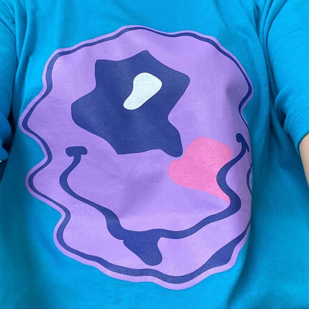 奥田恵梨華さんのインスタグラム写真 - (奥田恵梨華Instagram)「すごいTシャツ買った（2枚目） これ着て子供のお迎えとか行くんだよ。 娘にコワイって言われた。 最近TシャツのサイズはL買ってます。 #石野卓球 #takkyuishino #tshirt #Lサイズ」7月8日 19時05分 - erikaokuda_official