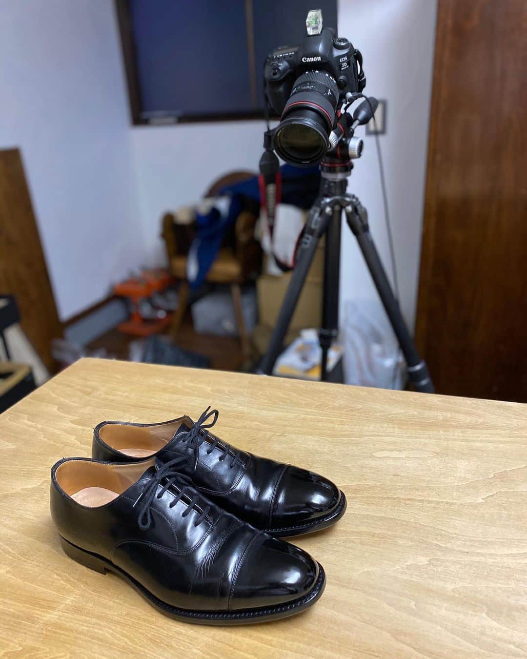 Yuya Hasegawaさんのインスタグラム写真 - (Yuya HasegawaInstagram)「Photo session at Brift H Labo. #brifth #shoeshine #church's #靴磨き」7月8日 19時16分 - yuya.hasegawa.brift.h