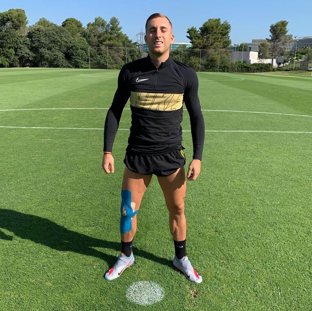 ジェラール・デウロフェウのインスタグラム：「Can’t describe this happiness..💪😀 #backontrack」