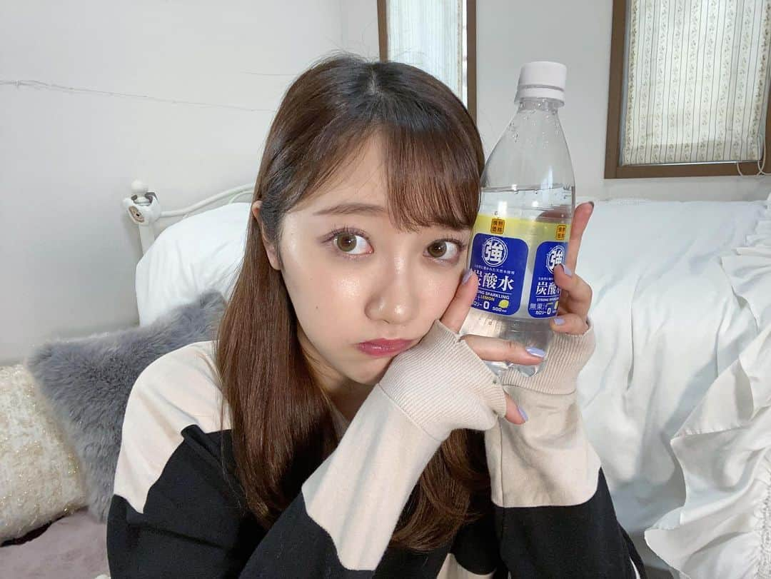 片原恵麻さんのインスタグラム写真 - (片原恵麻Instagram)「炭酸水最近好きになった~✌︎」7月8日 19時38分 - emma_katahara