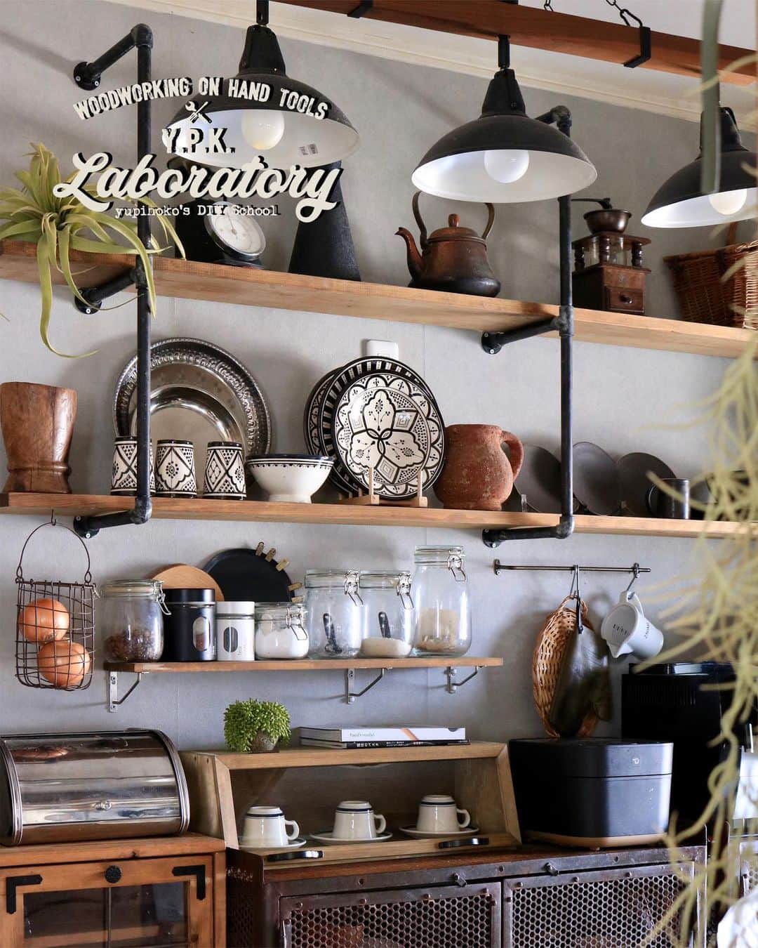 のインスタグラム：「こんばんは☆彡 . . Y.P.K LABORATORY 定期ワークショップ⚒ Style Factory 名古屋みなとアクルス店 8月開催のお知らせです！ . 【日程】8/8(土) 【時間】①10:30-12:30 ②14:30-16:30 【場所】Style Factory 名古屋みなとアクルス店 愛知県名古屋市港区港明2丁目3番2号 ららぼーと名古屋みなとアクルス 1F 【定員】各回4名 ※定員となり次第締切 【作品】ロングパンケース 【参加費】5,800円 ※参加費はカインズポイント付与対象です！ . 【参加方法】 専用のお申し込みフォームより ※今回よりURLが変更になっています。 ハイライトから直接ジャンプできます。 . やっとやっと今年初開催となります 名古屋8月度は「ロングパンケース」を作りたいと思います！ お気に入りのグラスやカップのディスプレイなどにいかがでしょうか？ ほこりもかぶらず取り出しが楽ちんです。 サイズはW600×D200×H195㎜です。 みささまのご参加お待ちしております(^^♪ . 当日は感染予防のため一定間隔をあけて作業いただきます。 参加者さまも各自で対策をお願いします🙇‍♀️ ・マスク着用の上ご参加ください ※マスクのないお客様は当日簡易マスクを一緒に作成します ・可能な方はエプロンをお持ち込みください ・設置している消毒液での除菌をお願いします ・参加後は手洗い・うがいの実施をお願いします . ●東大阪8月度は明日から受付開始です。 . . 【YPKLAB今後の予定】 ✚ 7/11(土)・14(火)・28(火) カインズ福岡新宮店 ✚ 7/16(木) オンラインワークショップ ✚ 7/17(金) Style Factoryららぽーと海老名店 ✚ 7/30(木) インスタライブfrom横浜みなとみらい(WSなし) ✚ 8/8(土) Style Factory名古屋みなとアクルス店 ✚ 8/9(日)・10(月祝) カインズ東大阪店 ✚ 8/18(火)・25(火) カインズ福岡新宮店 ✚ 9/5(土) カインズ東大阪店 ✚ 9/5(日) カインズ広島LECT店 ぜひカレンダーに️チェックマークをお願いします(^^♪ . ※ワークショップ中に撮影した写真をInstagramなどに掲載する可能性がございます。 お顔はぼかしを入れさせていただきますが、掲載を好まれない方は、お手数ではございますが、ワークショップ当日スタッフまでお声がけください。 . @cainz_official @diy_style_by_cz @stylefactory_by_cz . . #ypklab#ypklaboratory#ゆぴのこDIYスクール#CAINZ#カインズ#DIYワークショップ#ワークショップ#DIYアドバイザー#パンケース#アクリルケース#ゆぴのこワークショップ#名古屋ワークショップ#DIY#CAINZDIYstyle#DIYのある暮らし#インテリア#暮らし#DIYイベント#StyleFactory」