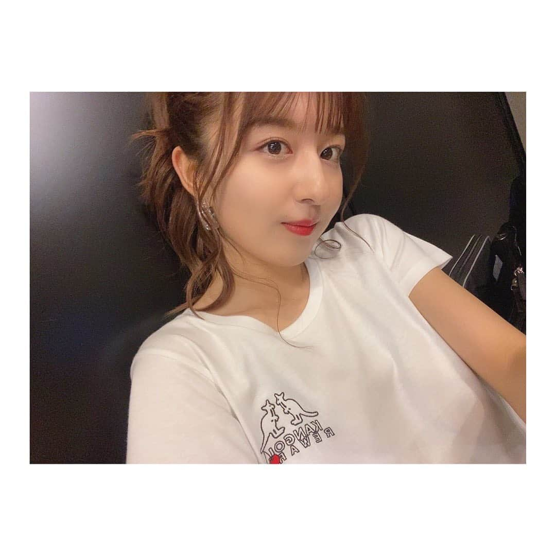 りかりこさんのインスタグラム写真 - (りかりこInstagram)「KANGOL REWARD×りかりこ コラボTシャツの撮影オフショット📸 みんなは何色で りかりことお揃いしてくれた？🍒 コラボTシャツは、 ストーリーのハイライトにまとめてるので そこからご購入・詳細をチェックしてね💓 . #リカリコグラム #りかりこ#双子 #rikariko#twins#me #kangolreward#Tシャツ #コラボ#ファッション #コーデ#コーディネート #tiktok#YouTube」7月8日 20時08分 - rikariko_official