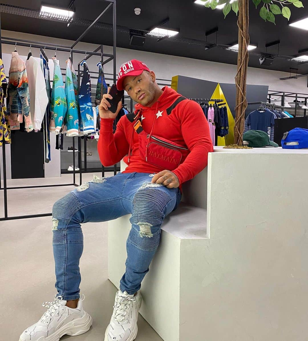 アシュリー・ケインさんのインスタグラム写真 - (アシュリー・ケインInstagram)「I told her, "Ooh-woo-woo" 🤞🏾 . Red COMET Hoodie from @itsplain_ is TOO HARD 😤 tied up with DSquared2, Balmain & Balenciga. Go PLAIN and anything you accessorise with BANGS 💣 . #itsplain #dsquared2 #balmain #balenciaga #fashion #mensfashion #style #mensstyle #menswear #streetwear #outfit #outfitoftheday #outfitinspiration #outfitinspo #outfitsociety #outfitgoals #hoodie #hoodies #menshoodie #menshoodies #redhoodie #redhoodies」7月8日 21時11分 - mrashleycain