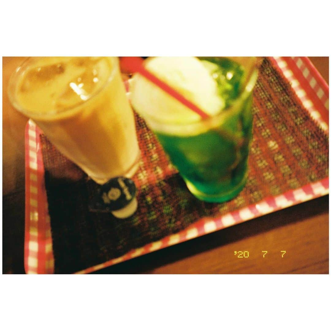 小口桃子さんのインスタグラム写真 - (小口桃子Instagram)「休みの日にカメラ持っておでかけした📷﻿ ﻿ 純喫茶で飲むクリームソーダが死ぬほど好きなんだけど、この日は喫茶店はしごして2杯飲んでしまった（翌日しっかり食事調整したので問題なし）﻿ ﻿ ﻿ ﻿ #camera#filmcamera#filmphotography#film#fujifilm100#Kodak#フィルムカメラ#フィルム#ogumomofilm」7月8日 21時38分 - momoko_oguchi