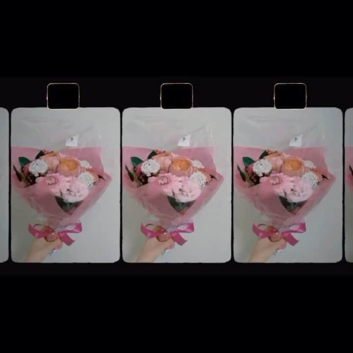 志田彩良のインスタグラム：「・ また一つ大切な作品ができました。 本当に感謝しかないです。 撮影中に感じた事も頂いた言葉も 私のこれからに生きて行くんだろうなと思います。 そして、お芝居がもっと好きになりました。 情報解禁はもう少し先になると思いますが 楽しみにしていて下さい💐」
