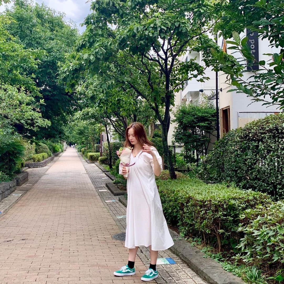 新原愛加さんのインスタグラム写真 - (新原愛加Instagram)「. どんより天気にうれしいプレゼント💐 かれんありがとう❤︎❤︎❤︎ @kareenpq」7月8日 21時56分 - niihara_mnk