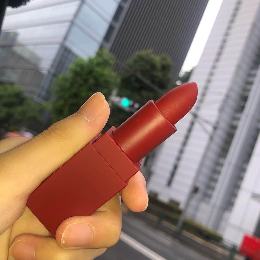 中野みやびのインスタグラム：「💄  #3 #3ce #コスメ #cosmetics #cosume #make #メイク #lip #口紅 #red #brand #可愛い #お気に入り #赤 #cute #love #映え #picture #flash #wawawa #みやび」