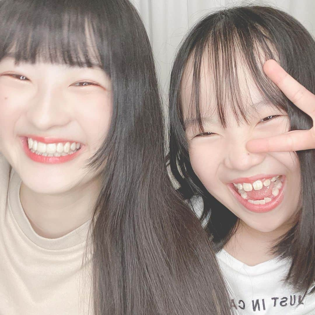 宇田川ももかさんのインスタグラム写真 - (宇田川ももかInstagram)「久しぶりの妹っち\(๑´ω`๑)/ 最近歯2本抜けたらしい笑笑 ・ 今日も学校楽しかったあぁぁぁ！！！！！ ・ ・ #姉妹 #妹#小学3年生#姉#高校1年 生#fjk#宇田川ももか#テーマパークガール」7月8日 21時57分 - momoka_tpg