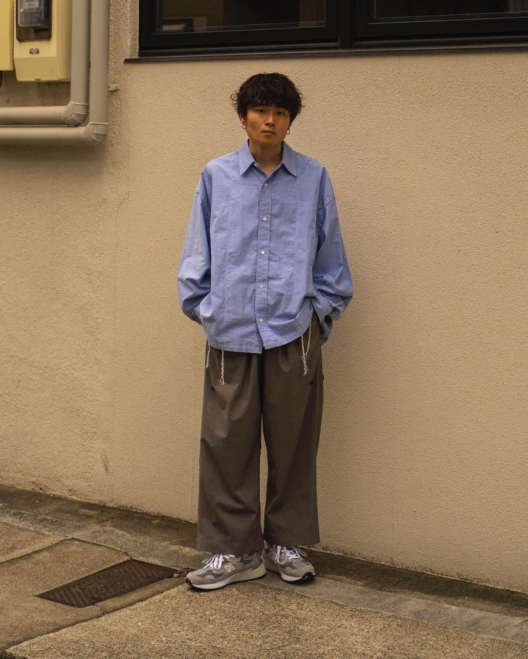 Ryoさんのインスタグラム写真 - (RyoInstagram)「ㅤㅤㅤㅤㅤㅤㅤㅤㅤㅤㅤㅤㅤ 昨日から引越しでバタバタ🙄 落ち着いたらルームツアーやってみようかな…🙄  shirt:#sillage pants:#rams shoes:#newbalance992」7月8日 22時11分 - ryo__takashima