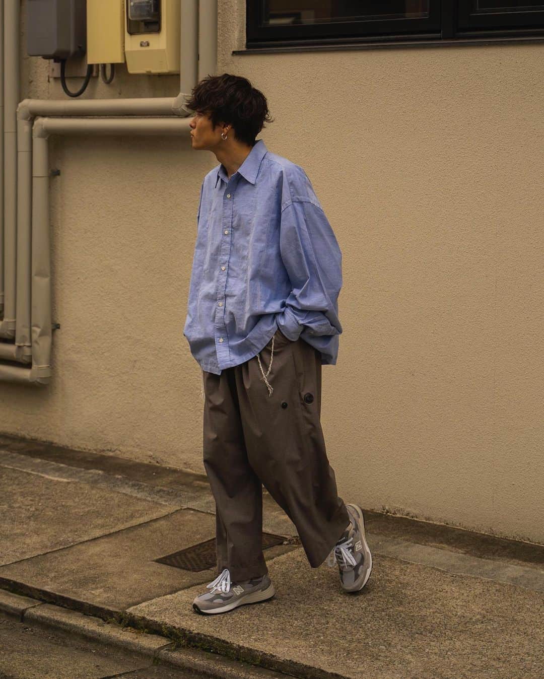 Ryoさんのインスタグラム写真 - (RyoInstagram)「ㅤㅤㅤㅤㅤㅤㅤㅤㅤㅤㅤㅤㅤ 昨日から引越しでバタバタ🙄 落ち着いたらルームツアーやってみようかな…🙄  shirt:#sillage pants:#rams shoes:#newbalance992」7月8日 22時11分 - ryo__takashima