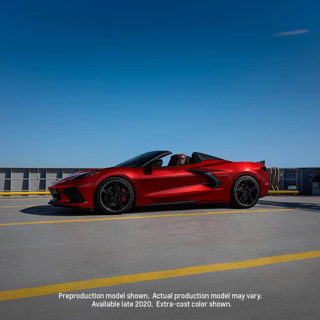Corvetteのインスタグラム：「We've added to the legacy, check out the link in the bio to see all the updates to the 2021 #Corvette. #Stingray #Vette #C8」