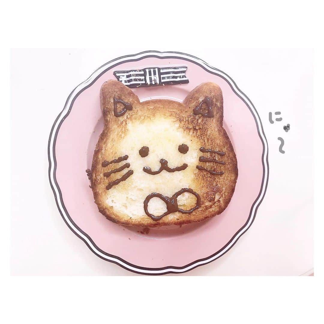 岩田陽菜さんのインスタグラム写真 - (岩田陽菜Instagram)「にゃ〜🐈﻿ ﻿ #食パン#パン#猫食パン#猫#cat#お皿#francfranc#イラストパン」7月8日 22時20分 - hina_naso_stu48