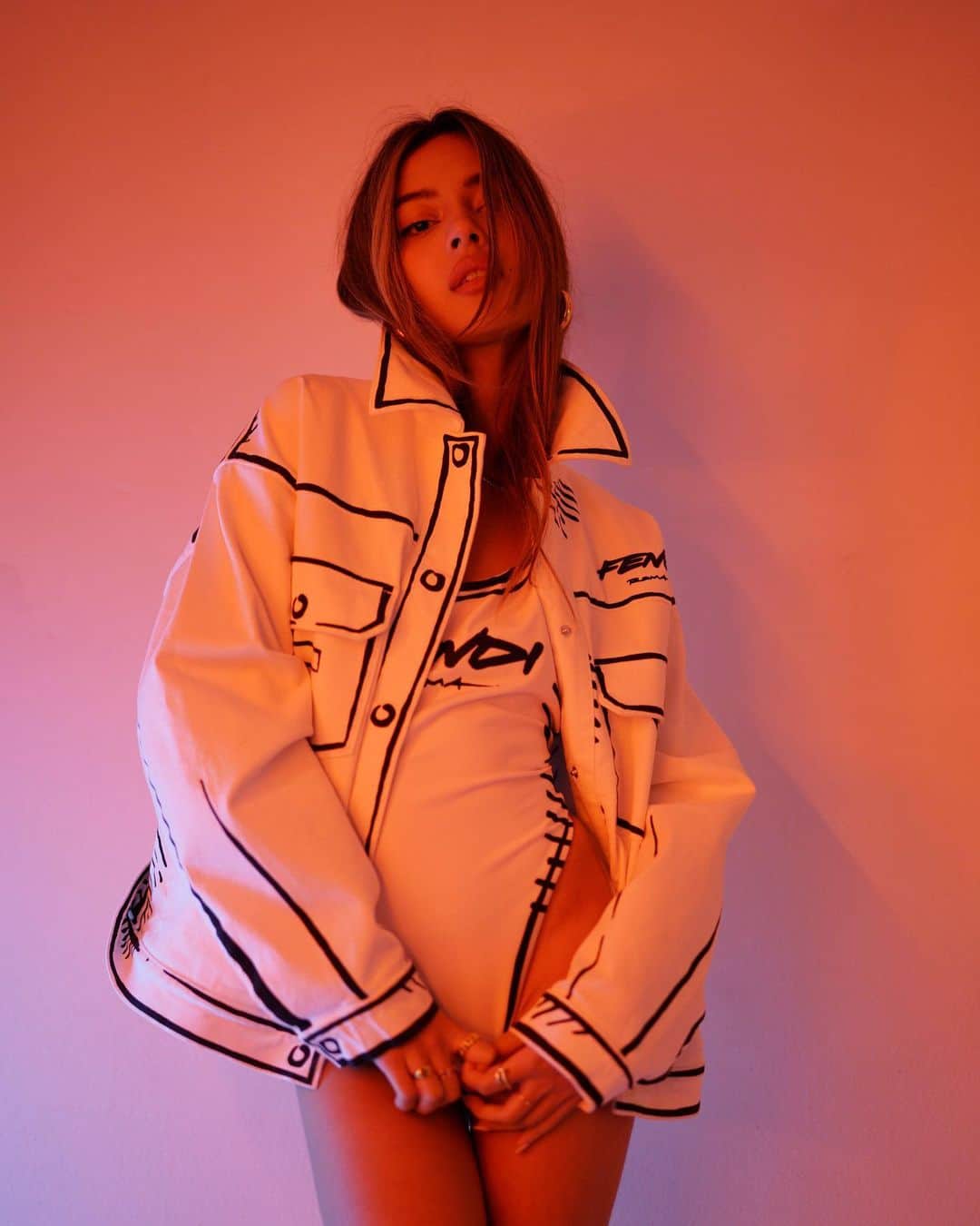 リリーマイマックのインスタグラム：「I miss LA sunsets 🌅 @fendi #FendiCaliforniaSky @fisforfendi」