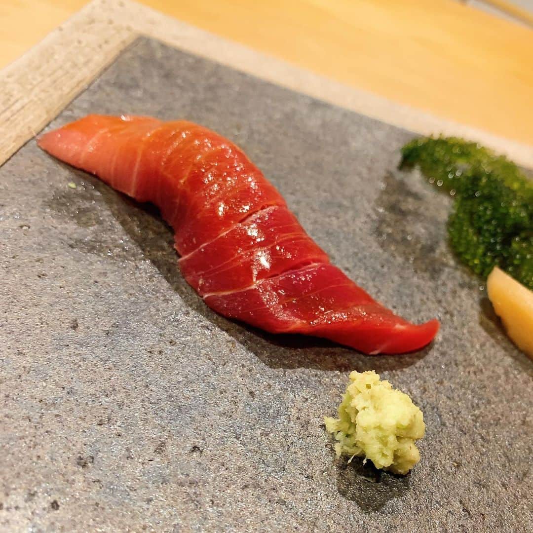 藤咲めいさんのインスタグラム写真 - (藤咲めいInstagram)「お寿司って美味しいよね🤭 . . . . #🍣 #鮨 #お寿司 #食事 #sushi #グルメ #新宿グルメ」7月8日 22時12分 - meyf333