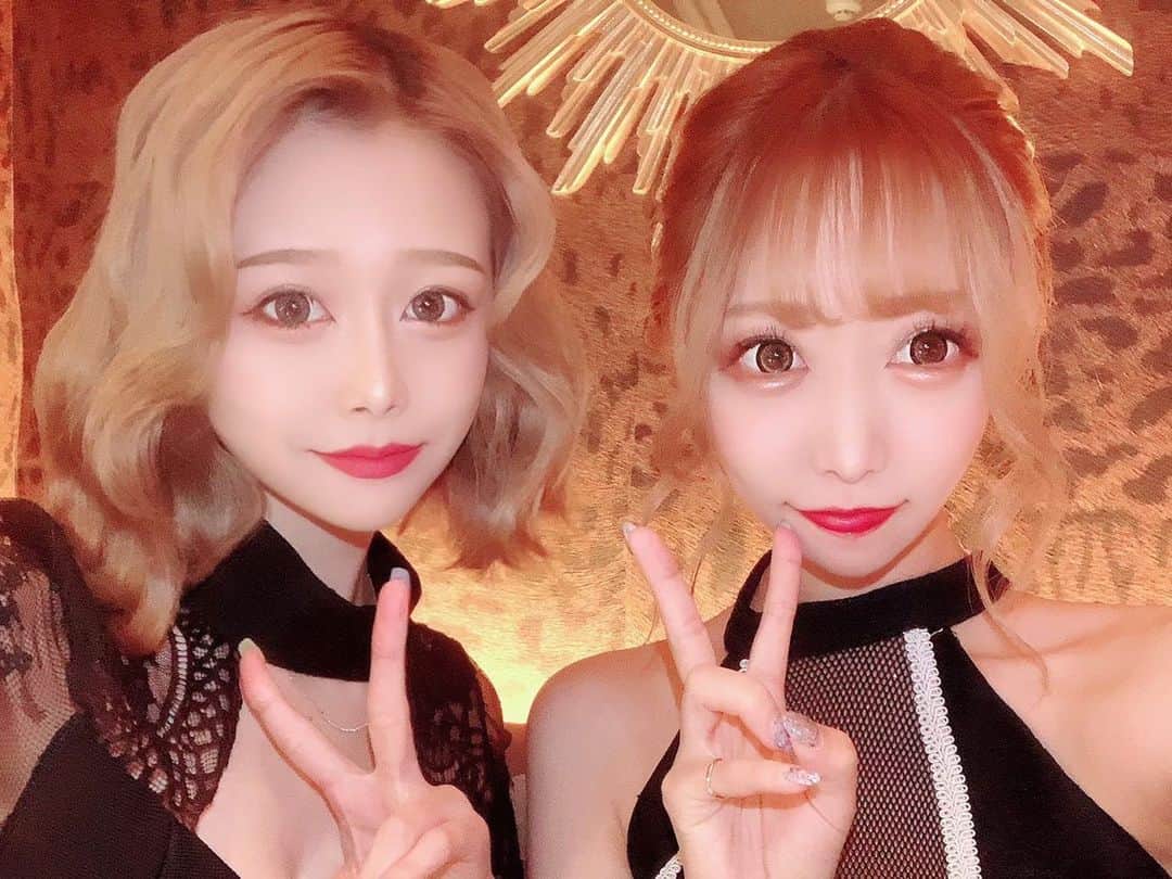 RIRAのインスタグラム：「てことで本日も出勤です♥️.  よろしくお願いしますう🧚🏻‍♀️♡.  #みうみう#黒かぶり#ドレスも私服もよくかぶる#フォーティーファイブ#キャバクラ#キャバ嬢#歌舞伎町#新宿#fourtyfive#kabukicho」