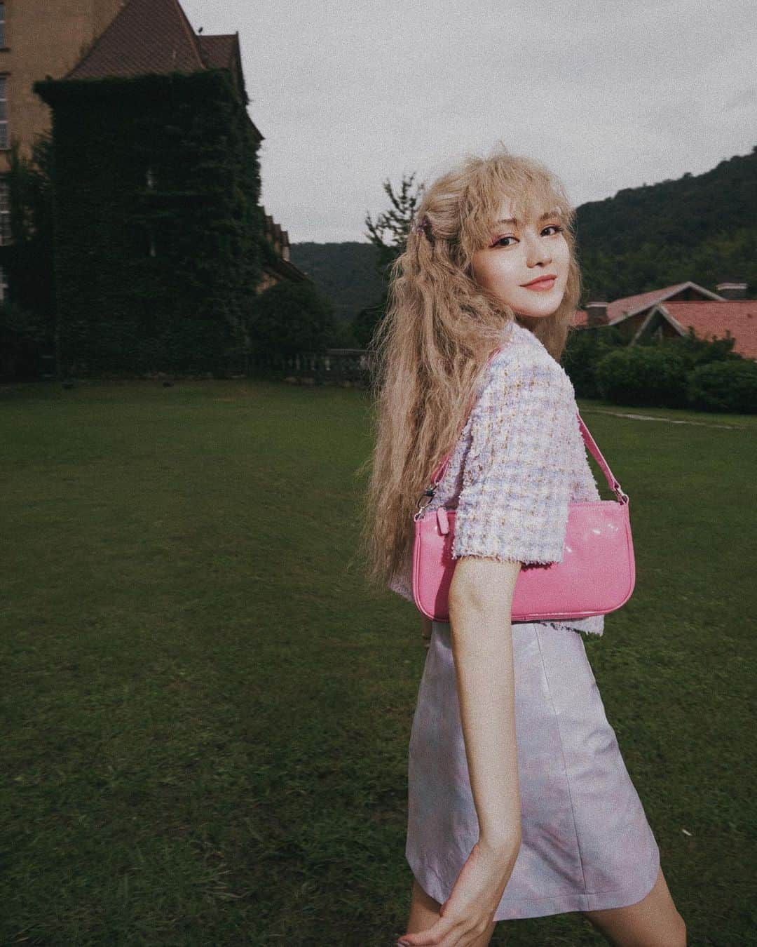 Grace Chowのインスタグラム：「这组图应该叫什么好」