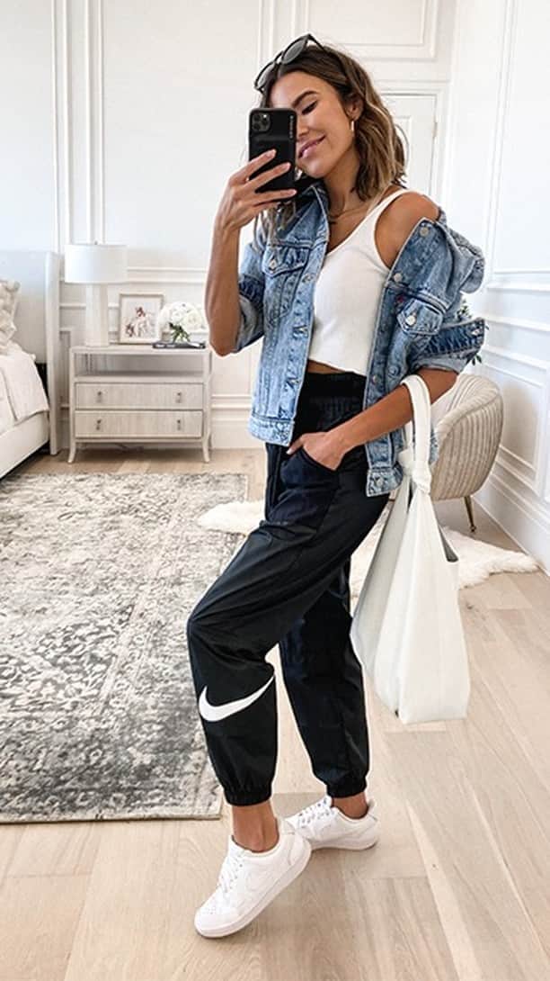ロック&リパブリックのインスタグラム：「Check out @christineandrew’s July closet edit for The Outfit Bar. Get her take on how to wear the biggest trends of the season, like athleisure, denim and stripes while she tries on the cutest looks from her home. Summer’s never looked better! Get your fashion fix at The Outfit Bar at Kohls.com/TheOutfitBar. #Kohls」