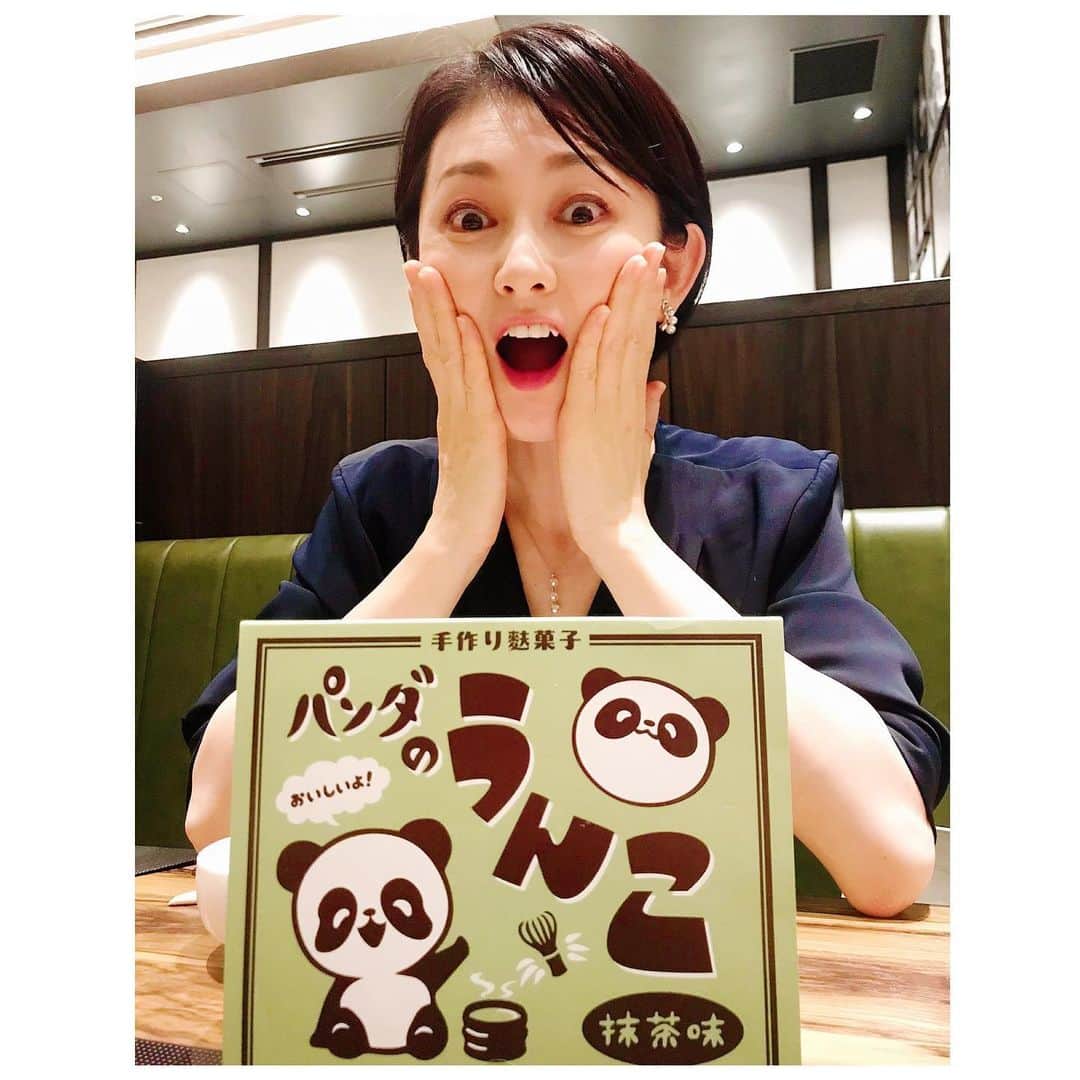 風花舞さんのインスタグラム写真 - (風花舞Instagram)「この間上野に行ったときのお土産。 パンダ好きの友達にあげました🤣 麩菓子です… 自分で買ってプレゼントしたのに、ホラー扱い🤣」7月8日 22時36分 - kazahanamai_official