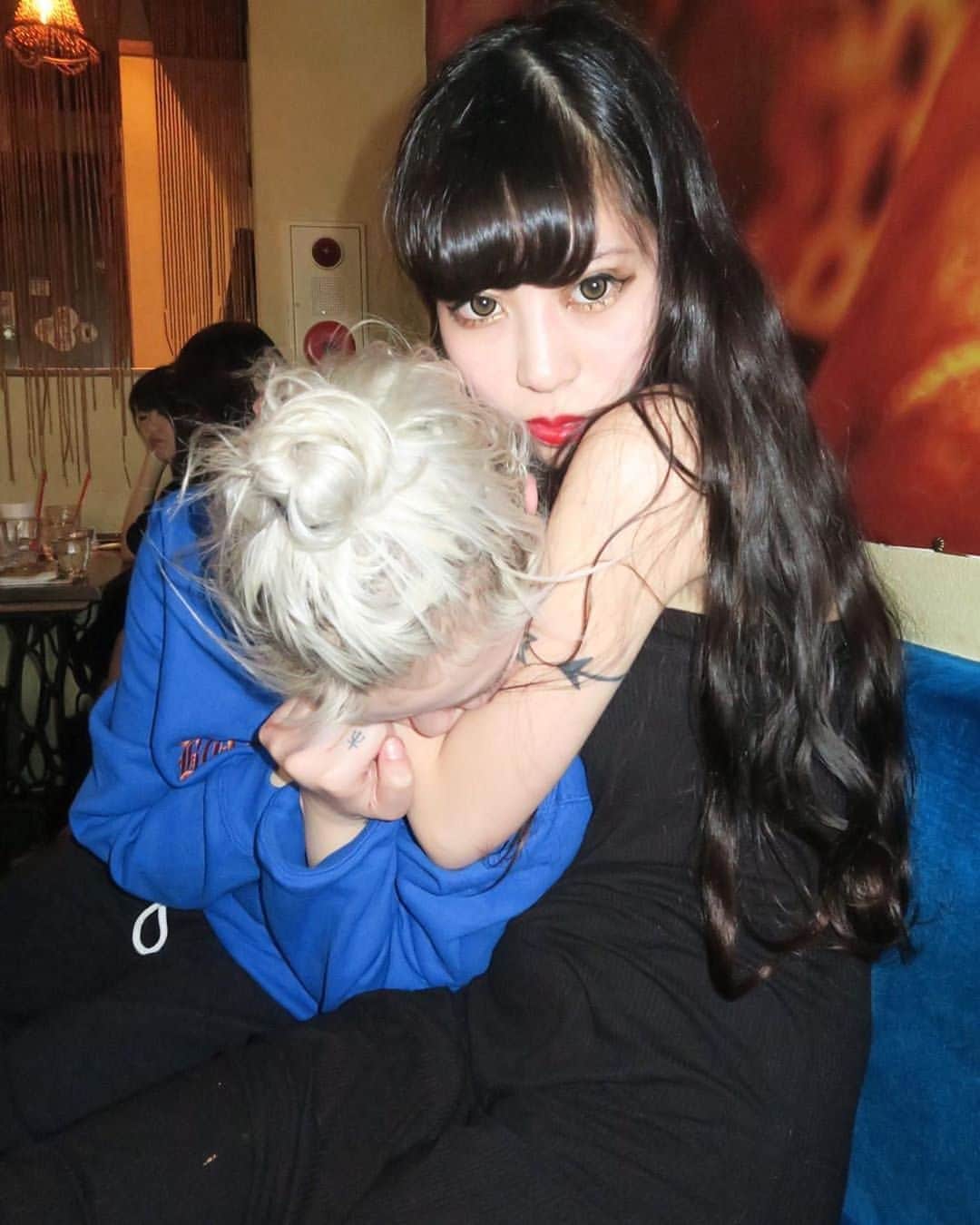 maya kibbel キベルまやのインスタグラム：「About 2 years ago; an impromptu birthday party @julia05_23 held for me.  Love you for life. 💞」