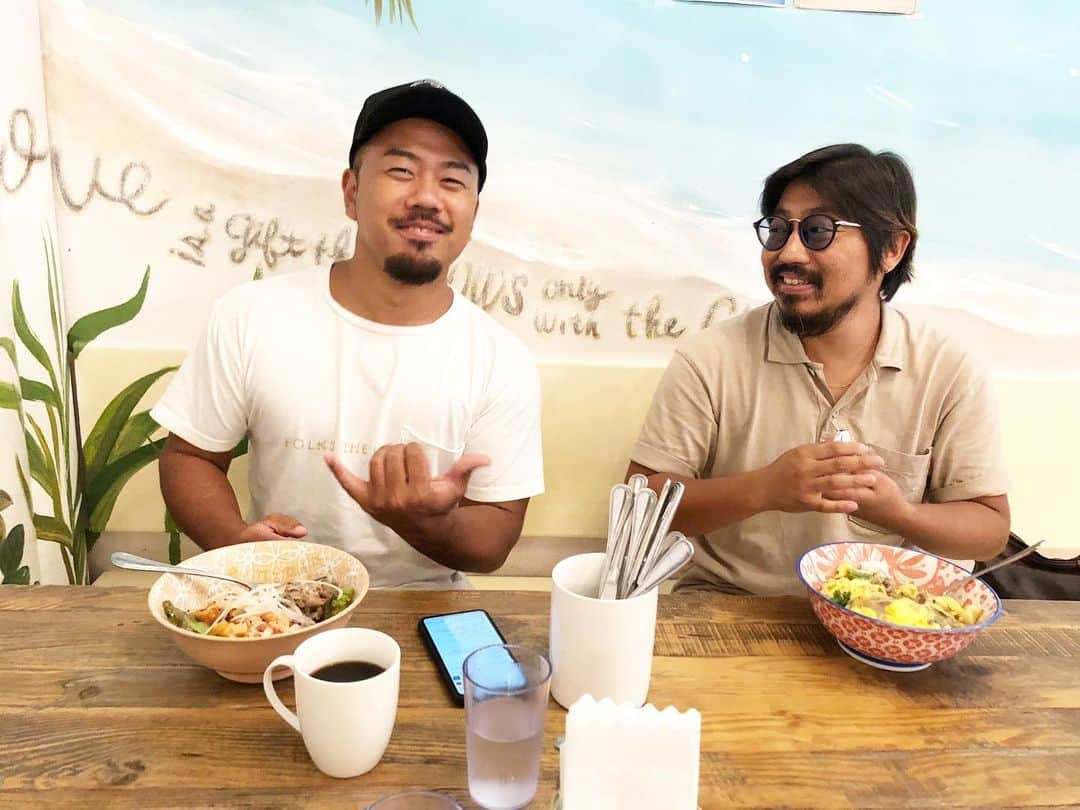 のインスタグラム：「沖縄で本当にやりたい事を現実に落とし込んで暮らしている2人。  まだまだ若いのに素晴らしい。  毎日mtgとアテンドありがとね。  色々これからが楽しみね。」