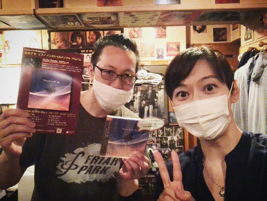 のインスタグラム：「大好きなムネさんへ会いにフライアーパークへ🌸 札幌ライブが始まった時からお世話になっています！ . 5/21に全国の発売しましたピアノアルバム『Pianism in the sky.』をお店で販売して頂けることになりました。売り上げからお店へ支援させて頂きます🌸 ライブ等で訪れた際には、ぜひご覧いただければと思います😌 . #大好きな場所 #フライアーパーク #お店を応援 #北広アキ #ピアノアルバム #Pianisminthesky #田中K助 #ksuketanaka」