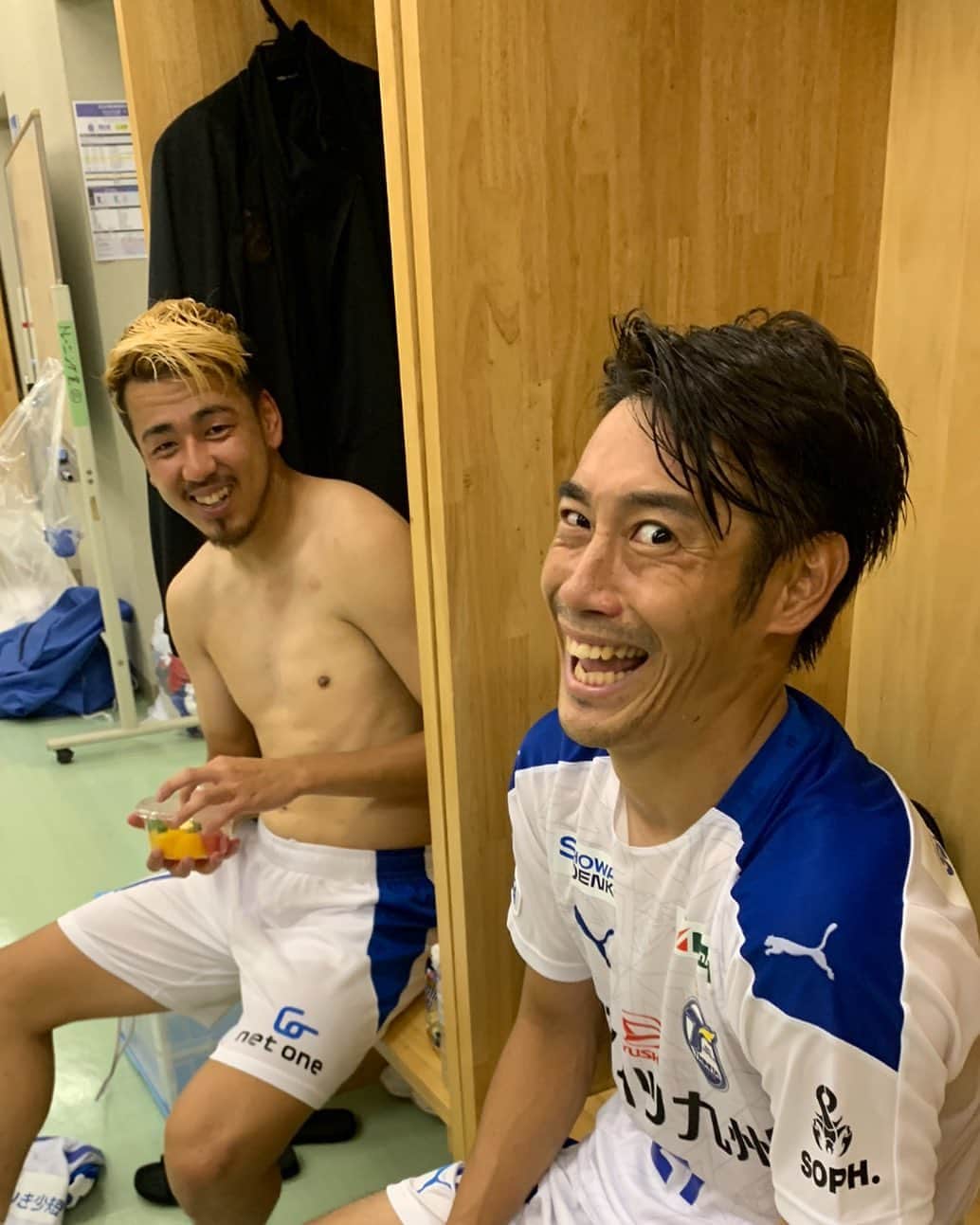 知念慶のインスタグラム：「先ほどは不適切なものが写り込んでるものをあげてしまいすみませんでした。笑 . . .  サイコーの勝利！ 次も勝つぞー！！  #ナイス釣り部」