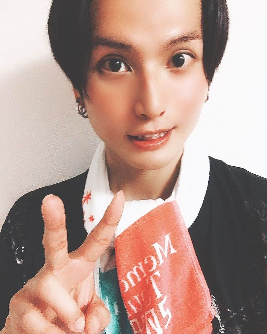 友常勇気さんのインスタグラム写真 - (友常勇気Instagram)「I'm home(*´∇｀)ﾉ Today is stage lesson starting. I'll do my best!! oh...I'm hungry.lol  #勇者セイヤン #稽古初日 #参加させて頂きました #ベストを尽くします #しかし #お腹減った #でも #この時間に食べるか悩む #笑 p.s ねぇねぇ…1枚目… めちゃめちゃ盛れてない😳？笑」7月8日 23時15分 - yuki_tomotsune