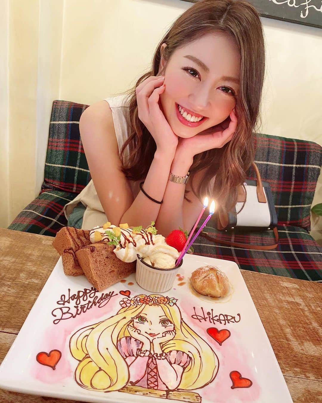 のインスタグラム：「可愛すぎる誕生日プレートを お願いしてくれた佐紀ちゃん🥺❤️ 大好きなラプンツェル💜💜 可愛すぎるううう🌈✨ ありがとう🥺✨ . 夜も私が12歳の頃から知ってる先輩にお祝いしてもらって とっても幸せな1日でした🥰🥰 . アイスタワーも可愛すぎる🥺💗 ありがとうございました☺️💕 . ※誕生日投稿続きすぎてますが お許しください😂✨ . . #誕生日 #祝い #お祝い #ありがとう #birthday #mybirthday #20代ラスト #アラサー #やばい #笑 #バースデープレート #可愛すぎる #ラプンツェル #rapunzel #幸せ #happy #smile #ありがとう #大好き #birthdayplate」