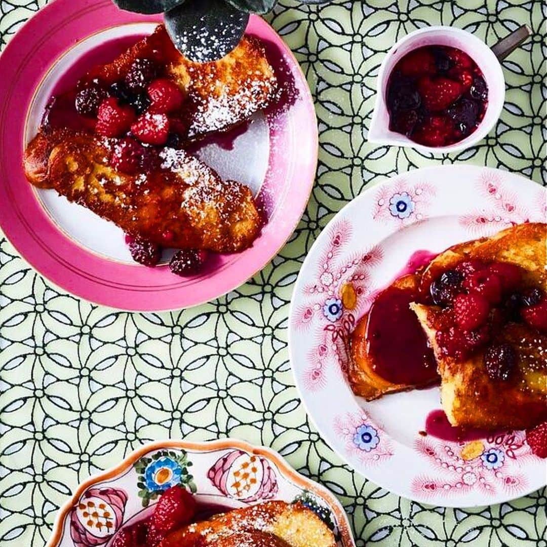 ザックポーゼンさんのインスタグラム写真 - (ザックポーゼンInstagram)「Good morning #frenchtoast #cookingwithzac #breakfast my recipe in my #cookbook 😋」7月8日 23時44分 - zacposen
