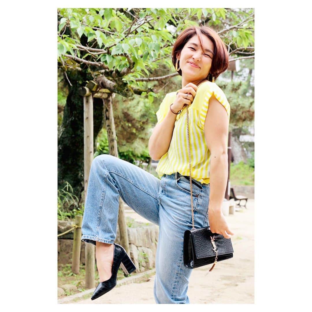 小林由佳のインスタグラム：「お気に入りのRAIDのヒール👠 たまにカツカツ系女子すると、下がってた気持ちも少し高まるね☺︎  #RAIDbabe #旅先で即購入👠♡ #ブランド全体斬新デザインが🙆🏻‍♀️ #けど無難なやつ結局は選ぶ #しゃなりしゃなり #こっそり足下とカバンをクロコダイルでコーデしてみました #クライミングはヒールよりかきこみ派」