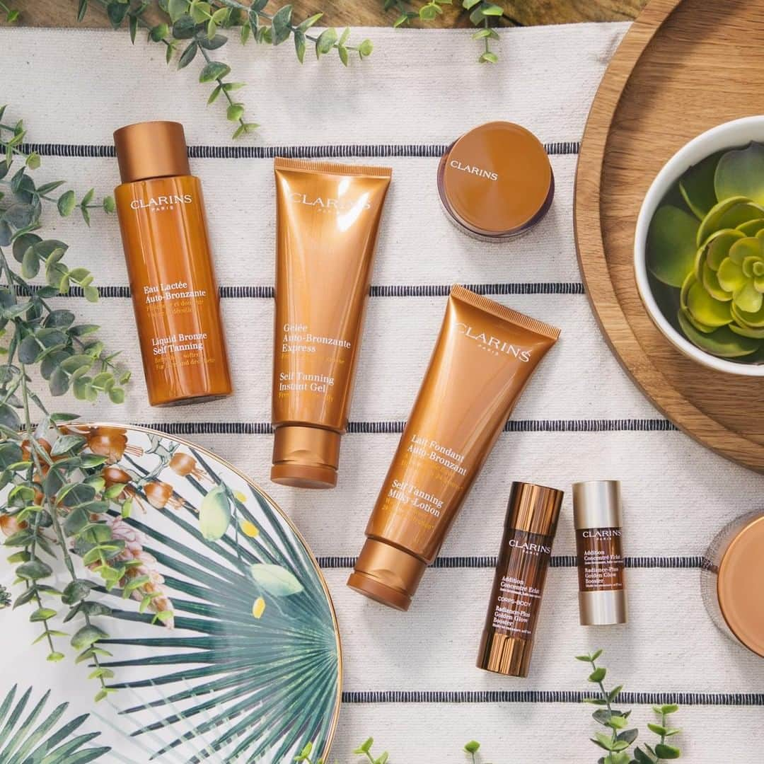 Clarins Franceさんのインスタグラム写真 - (Clarins FranceInstagram)「Et vous, quel auto-bronzant êtes-vous ?​⁣ ☀️L’Eau Lactée fraîche et légère, facile à appliquer ​⁣ ☀️La Gelée Express pour un joli hâle ultra-rapide ​⁣ ☀️Le Lait Fondant pour une peau hâlée et hydratée​⁣ ☀️L’Addition Concentré Éclat visage et corps pour un hâle naturel et modulable​⁣ Dites-nous tout ! 😉⁣ .⁣ .⁣  #Clarins #MonSoinClarins #SummerBeauty #TannedSkin #SelfTanner」7月9日 0時00分 - clarinsfr