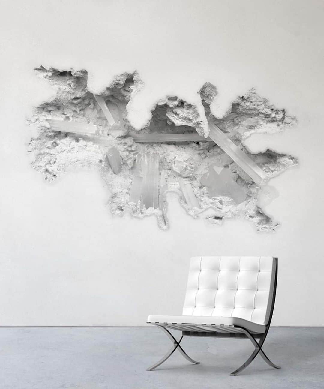 HYPEBEASTさんのインスタグラム写真 - (HYPEBEASTInstagram)「@hypebeastart: @danielarsham and @calicowallpaper have teamed up to bring Arsham's "Erosion" artwork to your home with a 3D-effect wallpaper. The print will be available in its original Perrotin Gallery-exhibited colorway of “Selenite.” A trompe l’oeil design depicts crystals and plaster in a 3D-effect, printed to look as if the crystals are coming out of the wall and that there is a deep cavern in your walls. A sample wallpaper is available via Calico Wallpaper.⁠⠀ Photo: Calico Wallpaper」7月9日 0時38分 - hypebeast