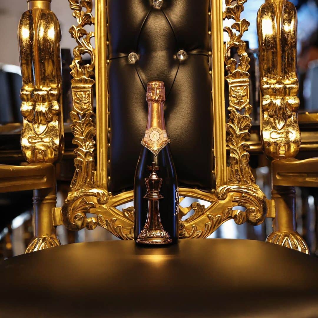 50セントさんのインスタグラム写真 - (50セントInstagram)「TheKing 🍾 Le Chemin du Roi  product of France nothing but the best. #bransoncognac #lecheminduroi」7月9日 12時15分 - 50cent