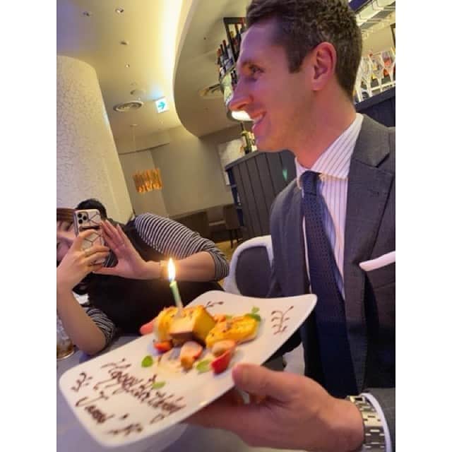 May Pakdee メイ パクディのインスタグラム：「Happy birthday to my love 💕 Back in Feb 12✨ thank you for being the best and kindest. Feeling so blessed to be celebrating with all our wonderful friends and grandpa who turned 94yrs old. 🐣 he is the sweetest xx . . . 今年2月のJamesお誕生日🎂😊　お友達と家族と大切な時間過ごせて幸せでした。おじいちゃんは94歳✨いつも優しくて大好き💕」