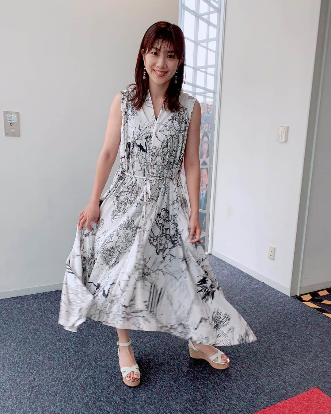 潮田玲子さんのインスタグラム写真 - (潮田玲子Instagram)「グッドモーニングでした。 やはり広がる豪雨被害が心配でした。 そして関東地方は地震も起きて不安になりましたね… 皆さん大丈夫でしたでしょうか？ 地盤の緩いところもあると思いますし、引き続き雨にも警戒してくださいね。  ワンピース @divkanet @dressunreve  イヤリング @dressunreve  #グッドモーニング #木曜スポーツコメンテーター #衣装 #donatellapellini」7月9日 11時17分 - reikoshiota_official