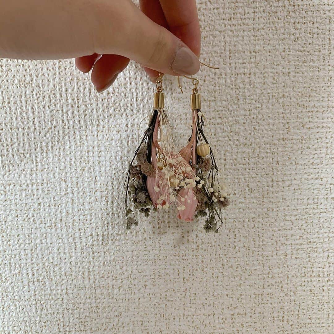 平野夢来（ゆぴぴ）のインスタグラム：「花のアクセ可愛い🌥」
