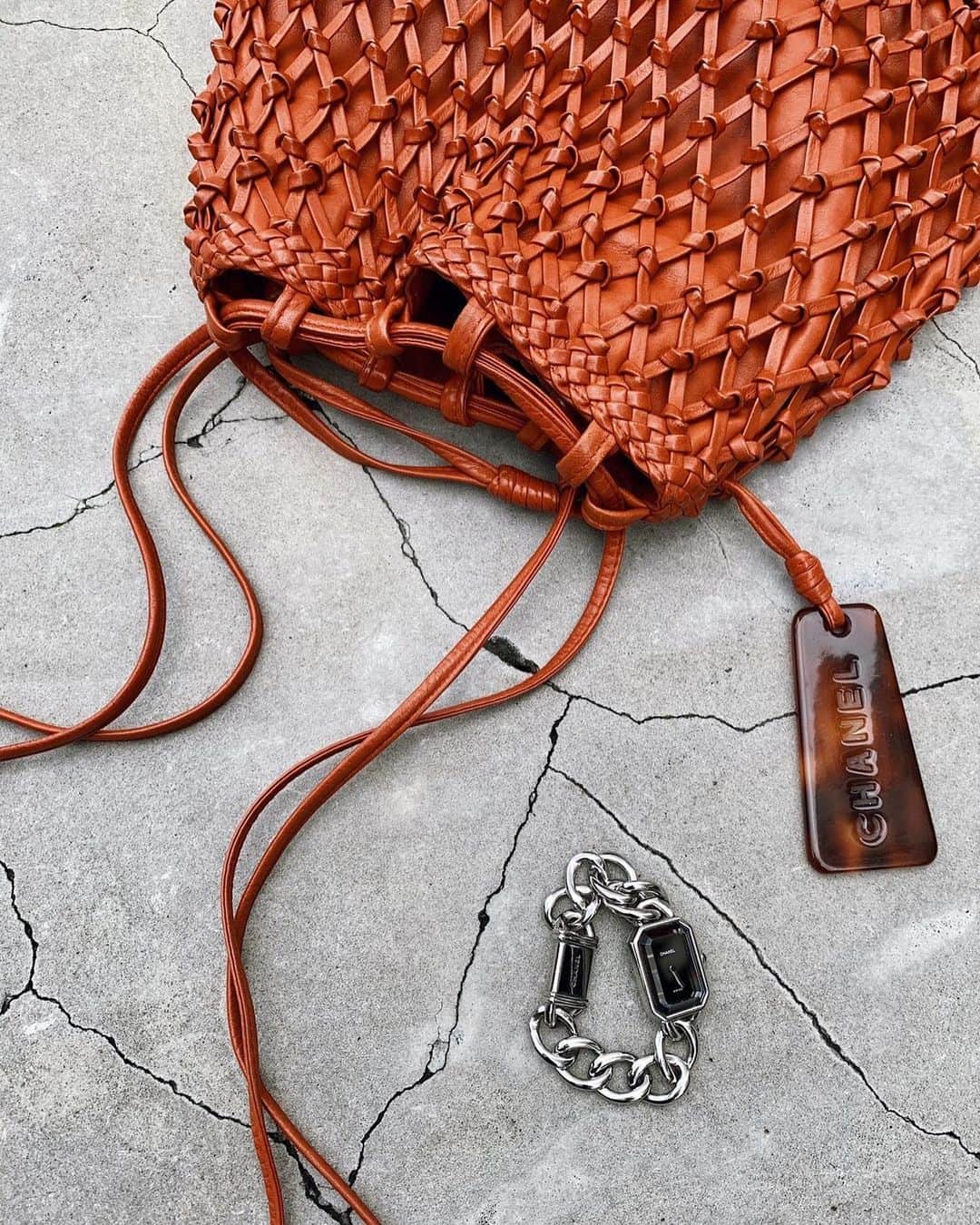 Ｈedyさんのインスタグラム写真 - (ＨedyInstagram)「【WEB掲載予定】﻿ CHANEL premiere﻿ mesh leather shoulder bag﻿ ﻿ @hedy_daikanyama ﻿ @hedy_worldwide ﻿ #vintage #vintageshop #hedy #hedy_japan #エディ #daikanyama #bag #fashion #accessory #chanel」7月9日 11時28分 - hedy_vintage