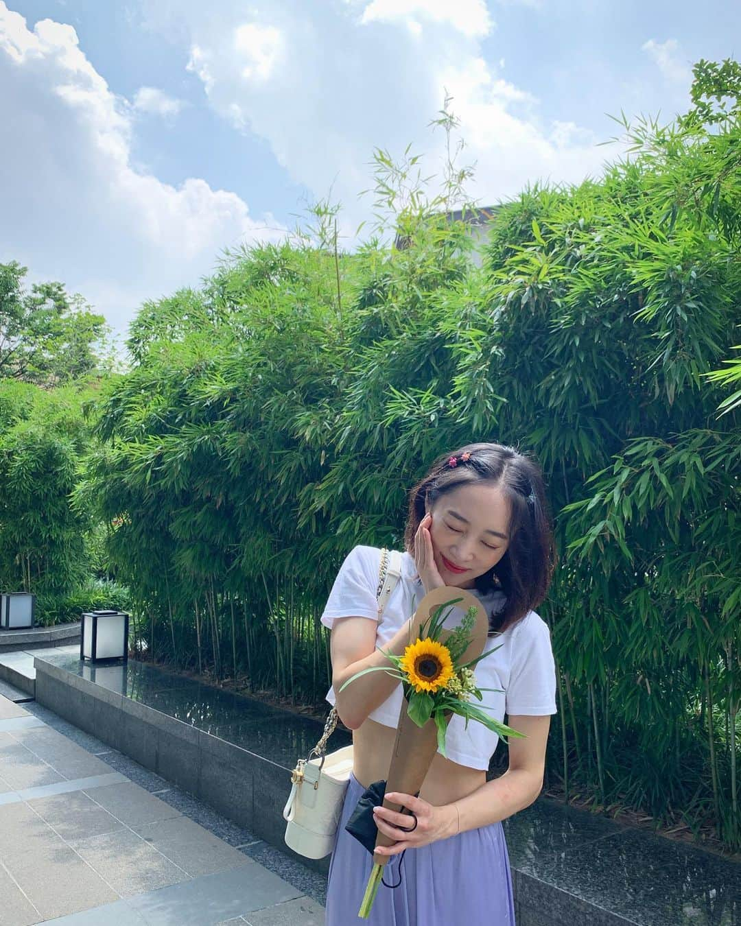 チョン・ニコルさんのインスタグラム写真 - (チョン・ニコルInstagram)「my 해바라기 🌻」7月9日 11時39分 - nicole__jung