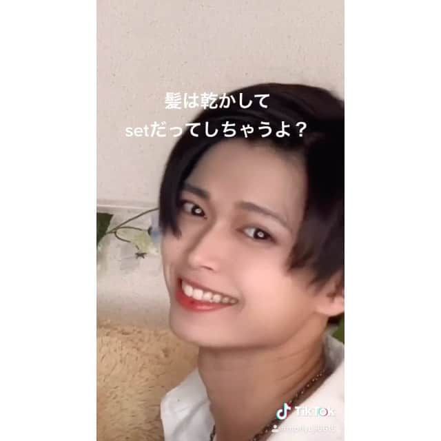 森友二のインスタグラム：「#tiktok  美容師と付き合うのもありじゃん？  ┈┈┈┈┈┈┈┈┈┈┈┈┈┈ #森友二 #moriyuji  #🇯🇵 #🇵🇭 #🇪🇸 #モデル #model #美容師  #TikTok #TikToker #TikTokJapan #彼女彼氏」