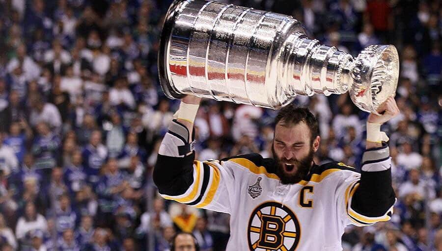 NHLさんのインスタグラム写真 - (NHLInstagram)「Zdeno Chara (@zeechara33) + Tim Thomas = 0 goals allowed by the @nhlbruins.   Relive Game 7 of the 2011 #StanleyCup Final tonight at 8p ET on Facebook, Twitter and YouTube.」7月9日 4時01分 - nhl