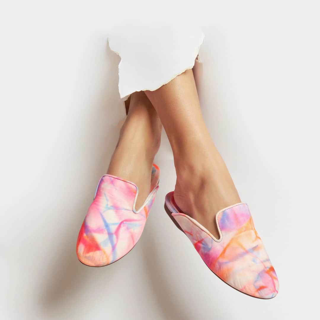 Schutzのインスタグラム：「NEW CRUSH: MULE NEW TIE DYE ❤️ #liveinschutz」