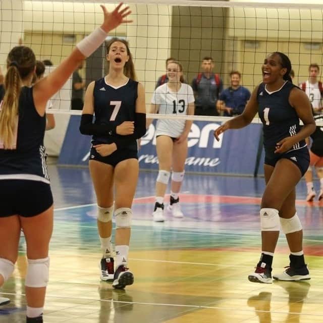USA Volleyballさんのインスタグラム写真 - (USA VolleyballInstagram)「Congratulations to everyone who made a 2020 Indoor High Performance National Training Program! 👏 All rosters are now available on our website, visit: http://go.usav.org/20HPNTP  #USAVhp」7月9日 4時00分 - usavolleyball