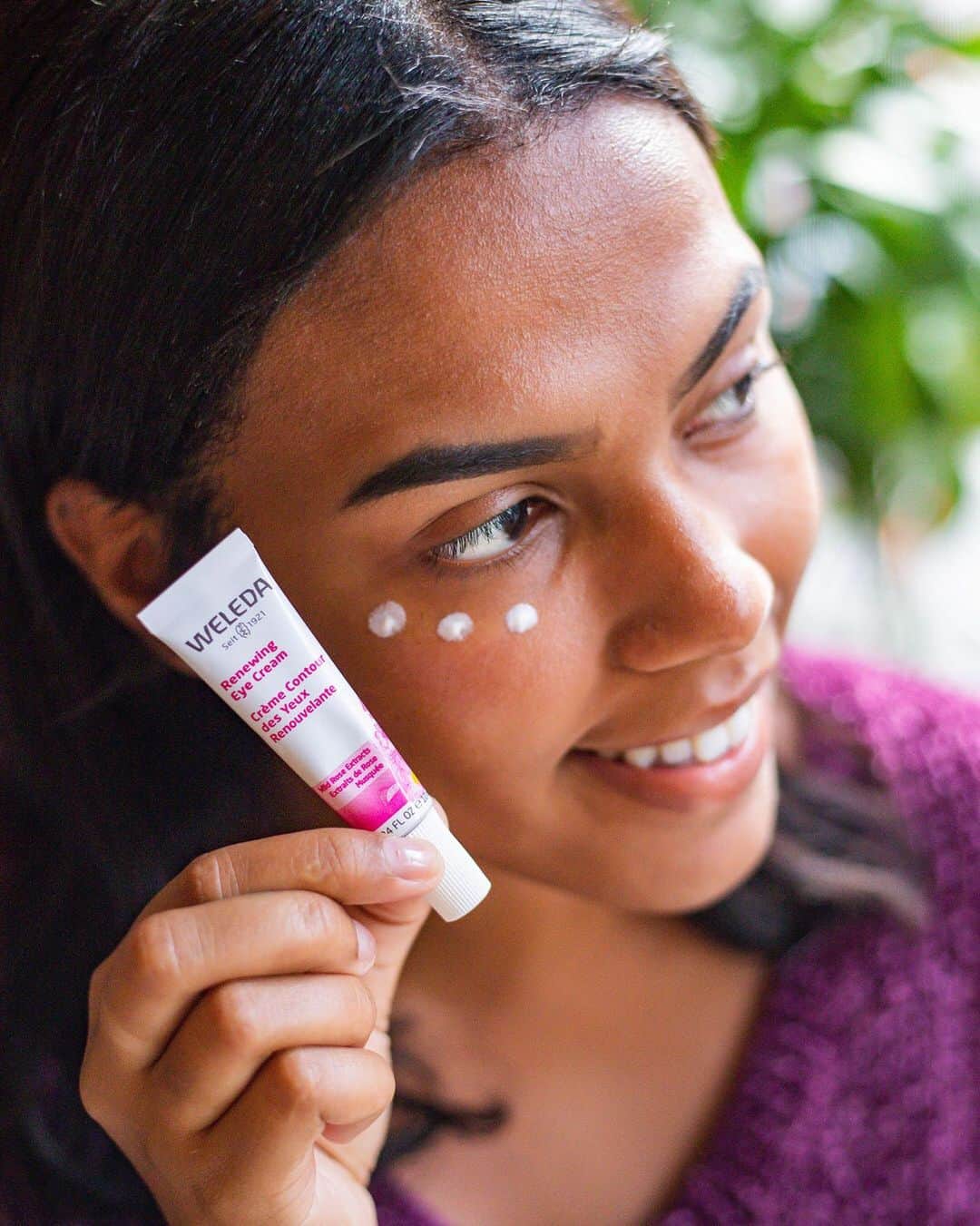 Weledaのインスタグラム：「Never forget an eye cream in your skin care routine! 🌹 Our Renewing Eye cream is formulated with Wild Rose which moisturizes and softens the appearance of fine lines! #WeledaSkin」