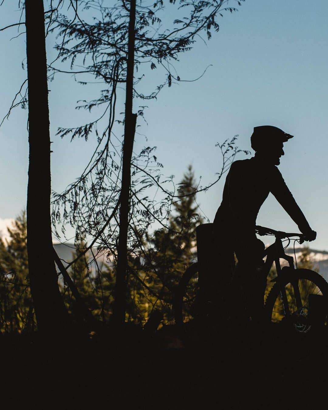 patagoniaさんのインスタグラム写真 - (patagoniaInstagram)「In the 1980s, a group of mountain bikers in Bellingham, Washington, banded together to protect their local trails from illicit activities; 30 years later, that momentum has reshaped the city’s culture and preserved a watershed. Read it on The Cleanest Line through the link in bio. Photo: @parisgore」7月9日 4時33分 - patagonia